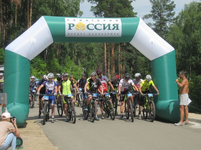 В III этапе Кубка Сибири по кросс-кантри в Белокурихе приняли участие более 50 спортсменов