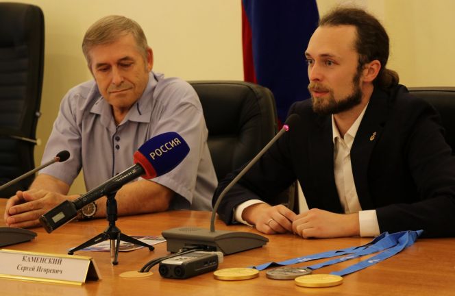 В Барнауле прошла пресс-конференция с участием Сергея Каменского и его отца, Игоря Каменского 