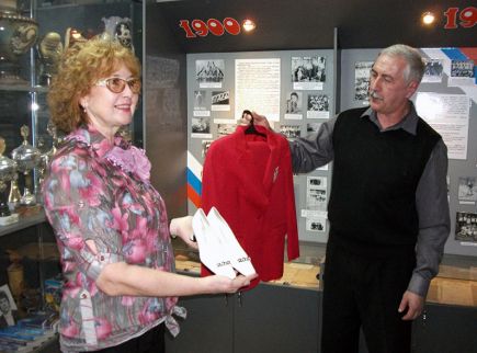 Краевой музей спорта пополнил коллекцию олимпийским костюмом алтайской гимнастки Екатерины Лобазнюк.