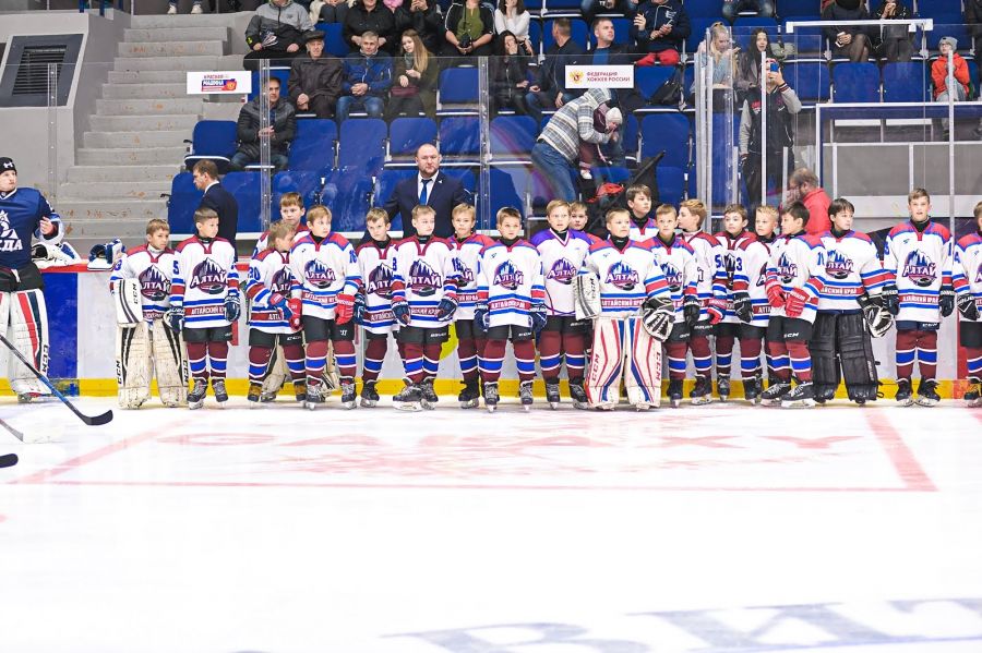 Мальчишки выбирают хоккей. СШОР «Алтай» - первый шаг к большим победам
