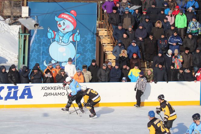 Хоккейный турнир IX олимпиады городов Алтая. Фрагменты матча Рубцовск - Белокуриха (2:3)