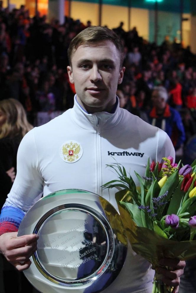 В сезоне 2019/20 барнаулец Виктор Муштаков занял второе место в общем зачете Кубка мира на дистанции 500 м. Фото: ISU