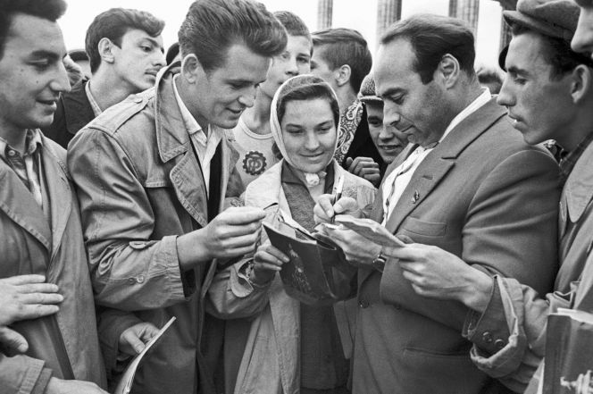 Аркадий Воробьев (второй справа), 1960 год. Фото: Валентин Мастюков, Валентин Соболев/ТАСС