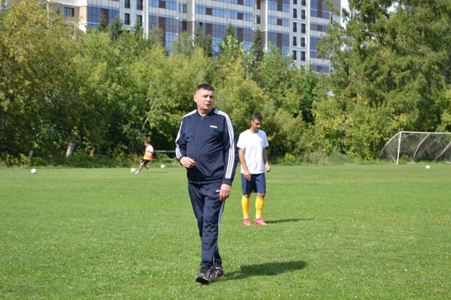 Александр Суровцев намерен привить команде комбинационный футбол. Фото: Алексей Кучерявых
