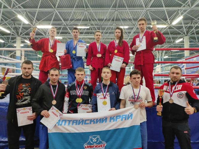 15 медалей завоевали спортсмены Алтайского края на окружном чемпионате и первенстве в Иркутске