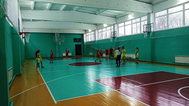 В Бийске завершился ремонт баскетбольного зала ДЮСШ №2
