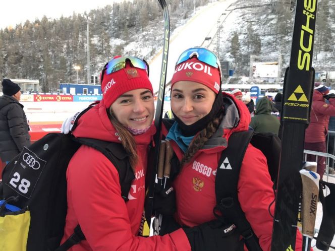 Яна Кирпиченко (слева) и Юлия Ступак - лыжницы сборной России