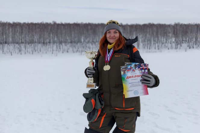 Дарья Гребёнкина - чемпионка края по ловле на мормышку со льда. Фото: Сергей Киреев