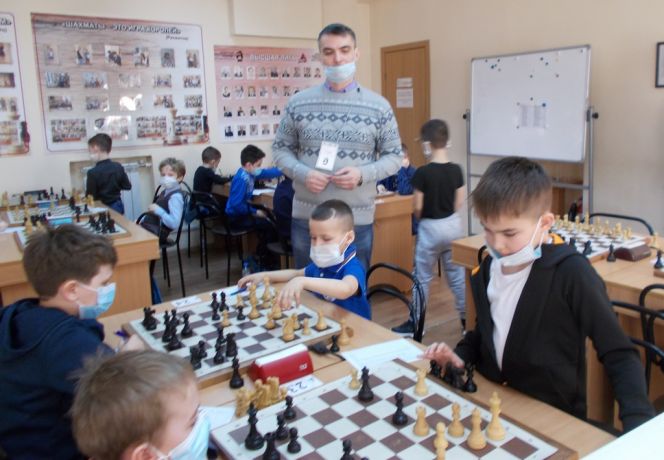 В Барнауле определились лучшие шахматисты Сибири младшего возраста