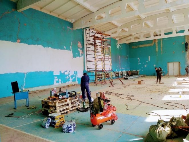 В Заринске начался ремонт спортивного зала МАУ "Спорт" 