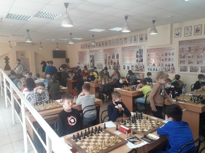 В Барнауле сыграны первые партии масштабного детского «Кубка Алтая»