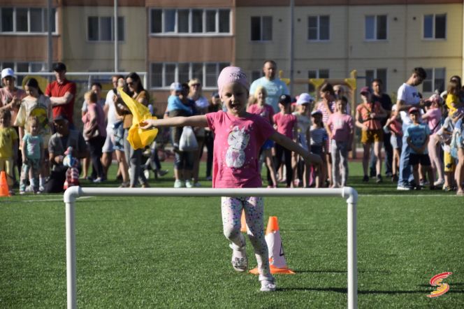 В День защиты детей в барнаульских кварталах "Дружный" и "Лазурный" прошёл масштабный детский спортивный праздник