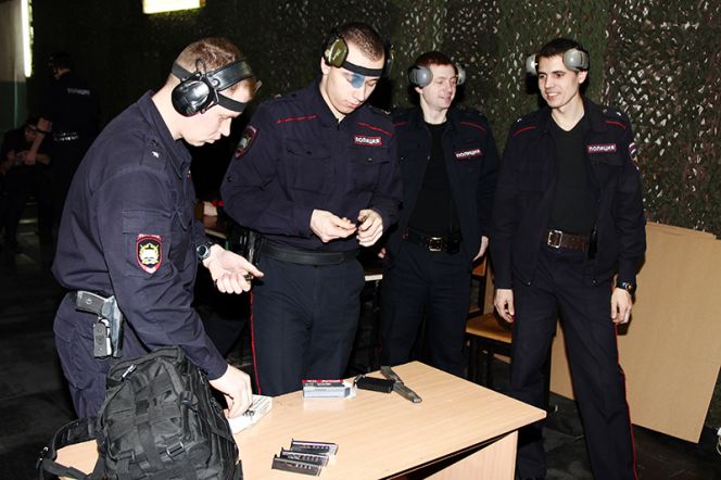 В БЮИ МВД прошел турнир по стрельбе среди работников силовых структур.