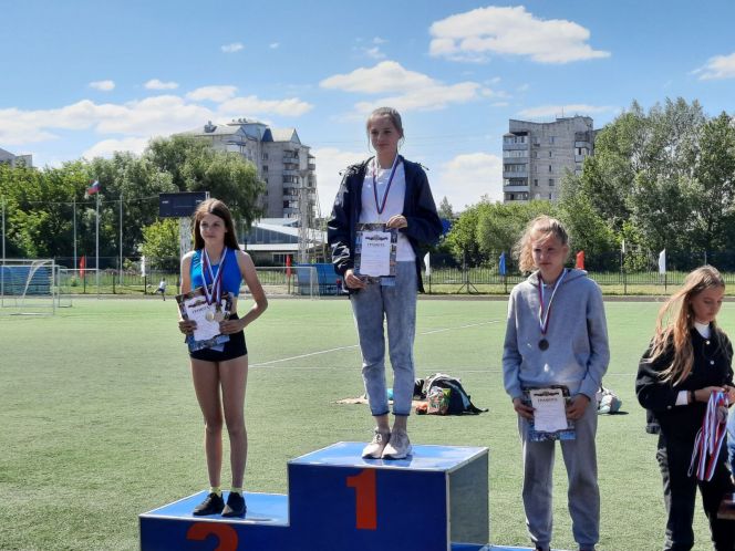 На стадионе "Лабиринт" в Барнауле подвели итоги легкоатлетических стартов XLI краевой спартакиады спортшкол среди юношей и девушек 2006–2007 годов рождения