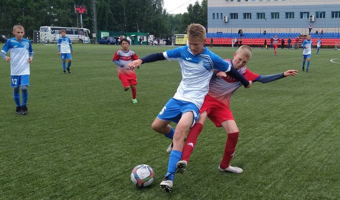 Барнаульские "Динамо" и "Алтай" завоевали путевки на сибирский финал Всероссийского турнира среди спортшкол (юноши до 13 лет)