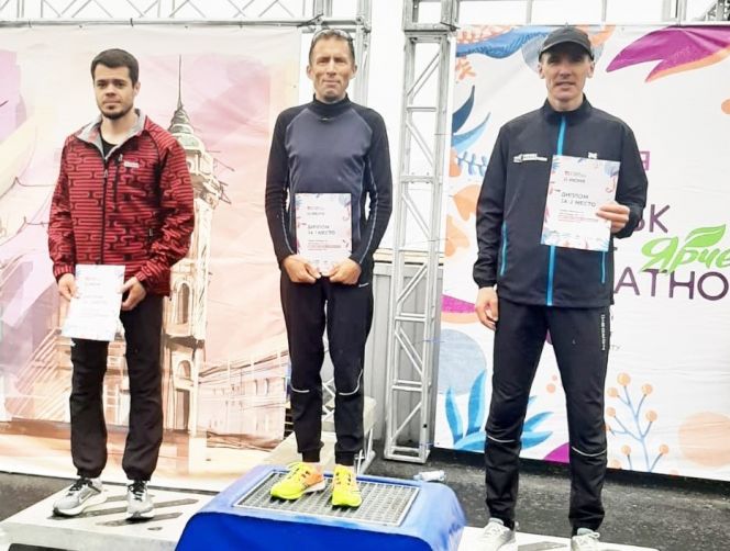 На высшей ступени подиума Андрей Дерксен