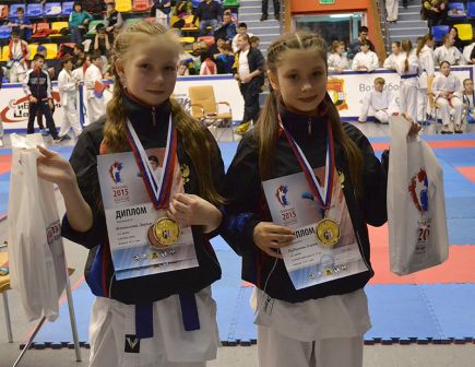 Воспитанницы клуба «Боец» завоевали две золотые и одну бронзовую медали на межрегиональных соревнованиях по каратэ (WKF) в Кемерове.
