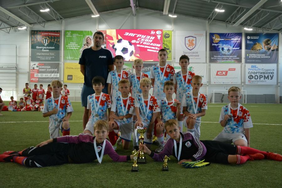 Команда "Патриот-2011" завоевала путевку на всероссийский финал фестиваля "Загрузи себя футболом"