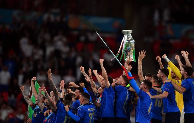 Футболисты сборной Италии © EPA-EFE/Laurence Griffiths