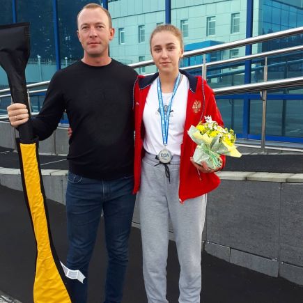 София Штиль вернулась с первенства Европы с серебряной медалью. На фото спортсменка с тренером СШОР им. Костенко Михаилом Волковым