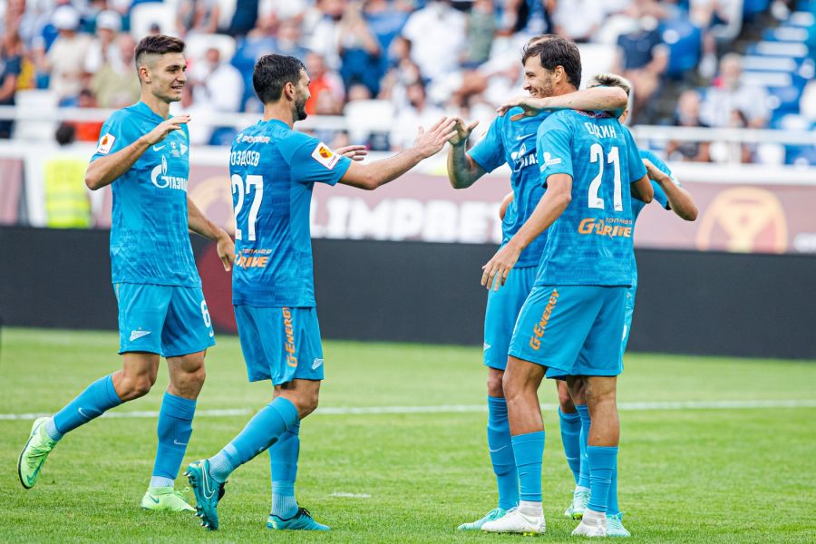 17 июля. Калининград. Александр Ерохин (№21) помог "Зениту" обыграть московский "Локомотив" в матче Суперкубка России. Фото: ФК "Зенит"