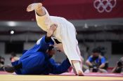 Дзюдоист Тамерлан Башаев в четвертьфинале олимпийского турнира в весовой категории свыше 100 кг выиграл у  француза Тедди Ринера