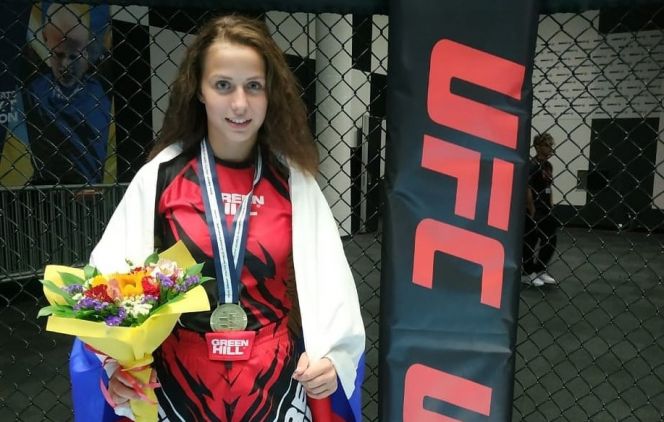 Каролина Городилова - победительница юниорского первенства мира по ММА. Фото: Союз ММА России