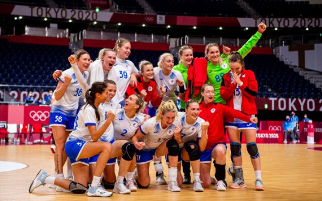 Женская сборная России по гандболу (Vegard Wivestad GrÃƒËœTt\Zuma\TASS)

