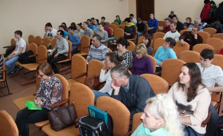 В Алтайском училище олимпийского резерва состоялся краевой семинар для тренеров и судей по легкой атлетике. 