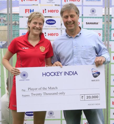 Алтайская хоккеистка Ксения Свеженцева признана лучшим игроком матча Россия - Гана.