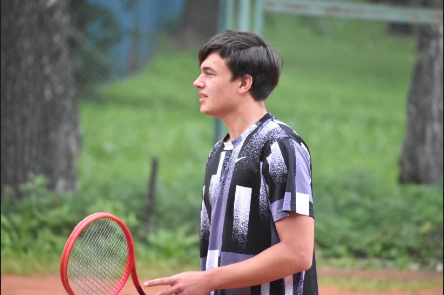 Теннисный прорыв. Барнаулец Руслан Кузнецов - двукратный чемпион Сибири 