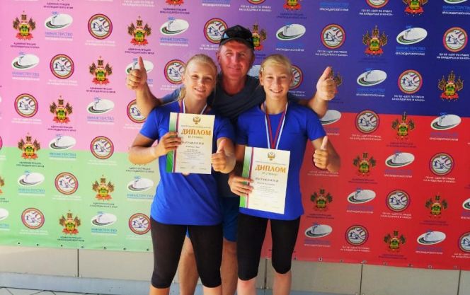 Александра Власова и Анна Казанцева - бронзовые медалистки первенства России среди девушек до 17 лет в каноэ-двойке 