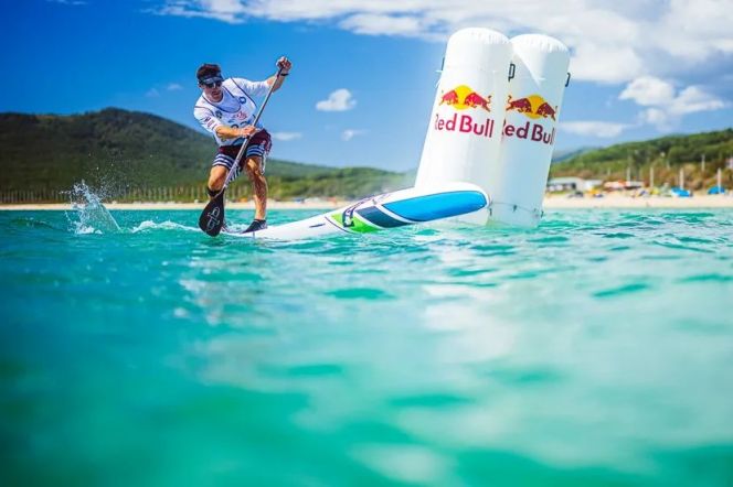 Андрей Крайтор  - абсолютный чемпион России  по сапсерфингу