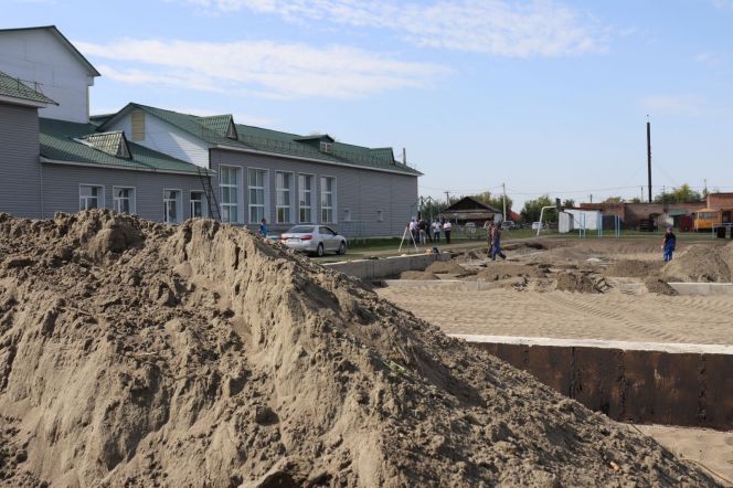В Быстром Истоке строят крытый спортивный объект 