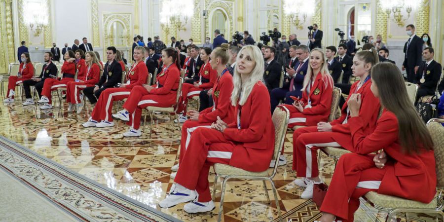 Награждение призёров Олимпиады в Кремле. Сергей Каменский в первом ряду второй слева