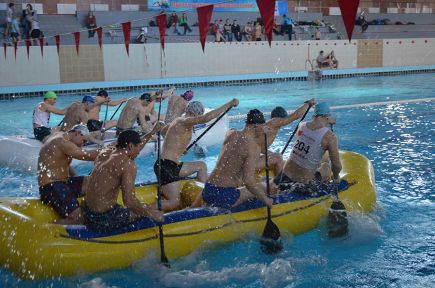 В Бийске состоялся розыгрыш Кубка Алтайского края по рафтингу и гребному слалому в закрытых помещениях.