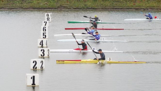 Цена победы в гребле - считанные сантиметры! Фото: Александр Чёрный/"Алтайский спорт"
