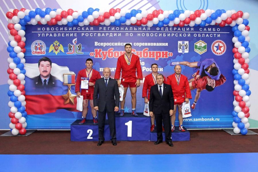 На второй ступени пьедестала Артём Щербинин