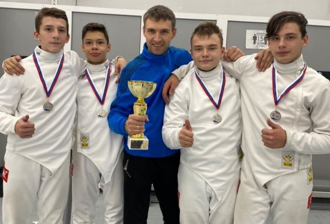 Квартет саблистов Алтайского края выиграл командное серебро IX Всероссийского юношеского турнира "Золотая осень" 