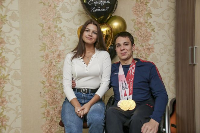 Роман Жданов с женой Викторией. Фото: Виталий Барабаш