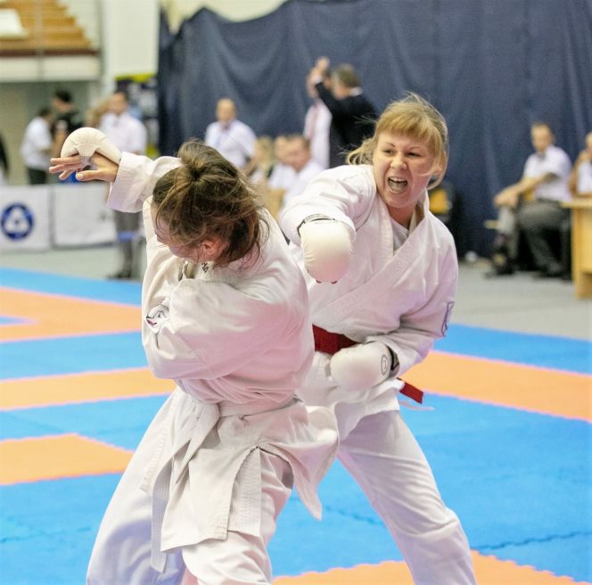 Атакует Кристина Найдёнова