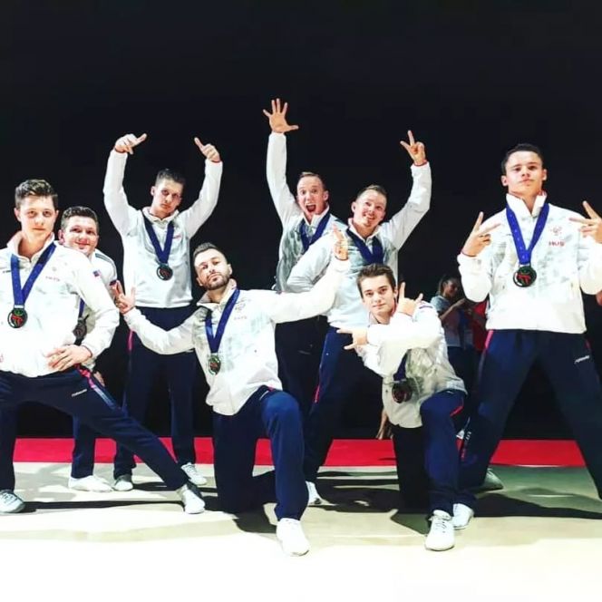 Зажигательные парни из сборной России 