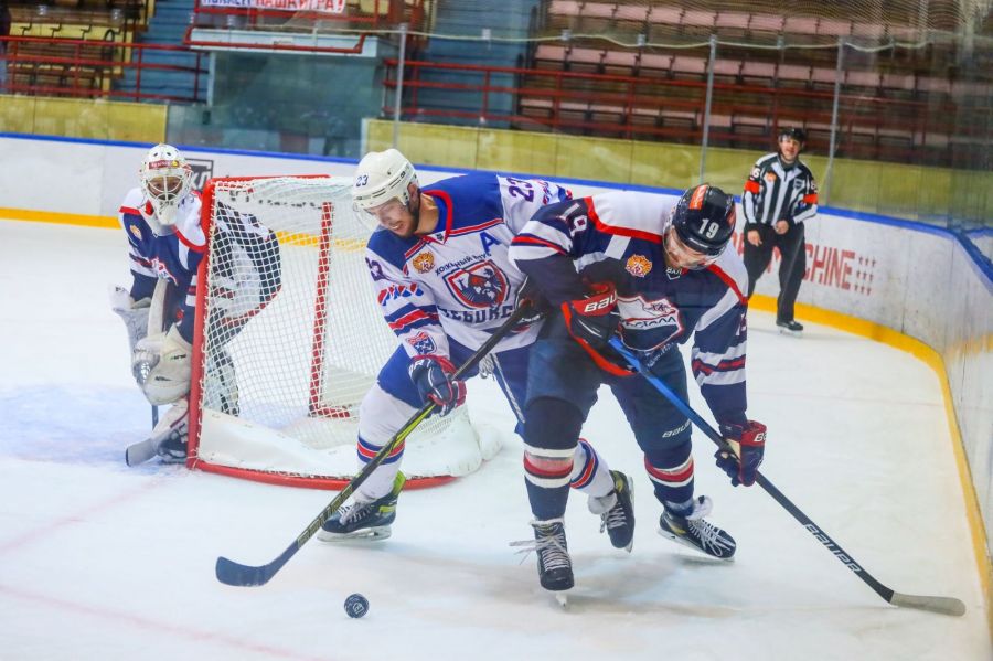 Фрагмент матча "Кристалл" - "Чебоксары". Фото: Дарья Митрофанова