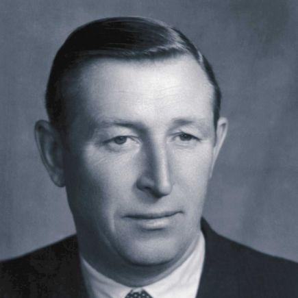 Тренер Михаил Якушин