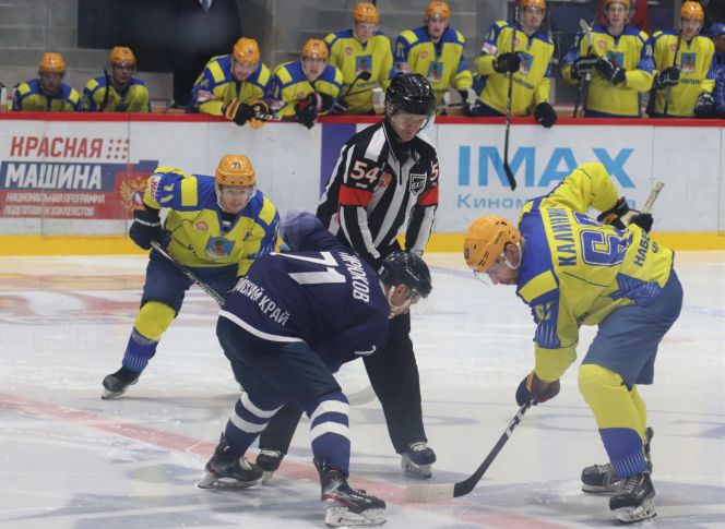 Праздник без победы. В первом домашнем матче сезона "Динамо-Алтай" уступил "Челнам" - 3:4 (фото + видео)
