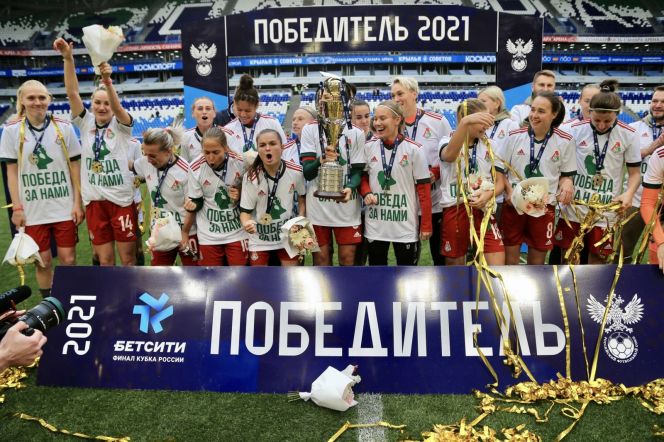 Анна Беломытцева (крайняя слева) второй раз выиграла Кубок России