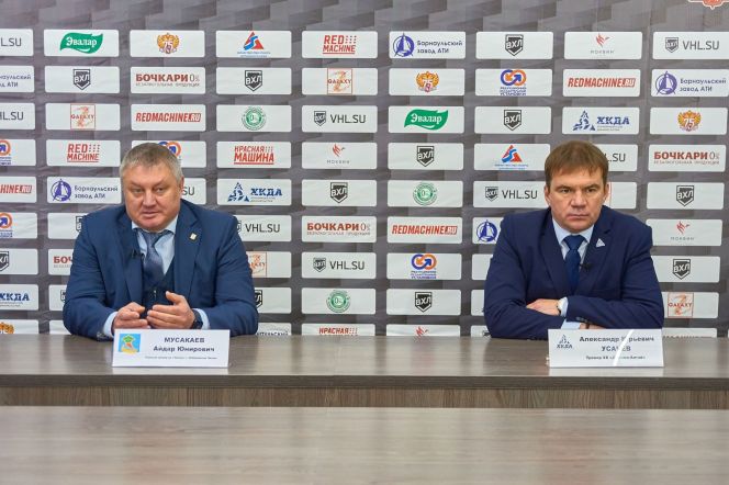 Айдар Мусакаев и Александр Усачёв. Фото: ХК "Динамо-Алтай"