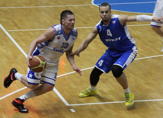 В повторном матче 1/4 плей-офф за 9-16 места "АлтайБаскет" обыграл иркутский "Иркут" - 79:58.