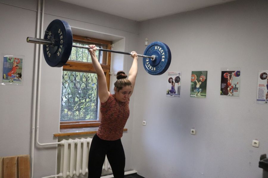 Дарья Рябова: ...и вес взят! Фото: Александр Чёрный/"Алтайский спорт"