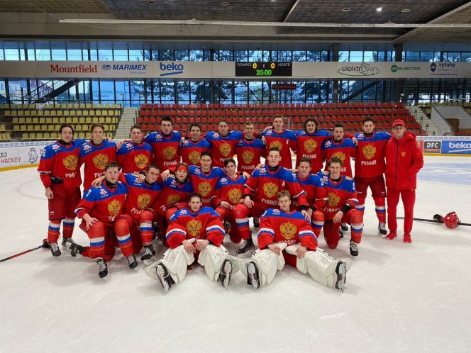 Юниорская сборная России, в тренерский штаб которой вошёл наставник ХК «Динамо-Алтай» Владислав Хромых, одержала три победы над чехами  